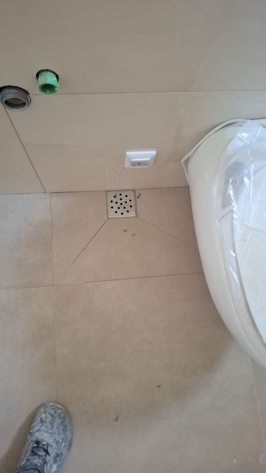 Zidne pločice u tuš kabini
