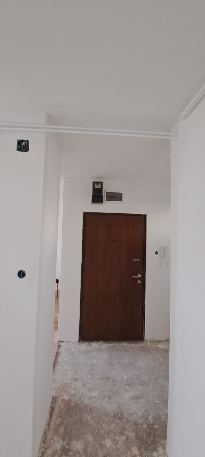 Postava laminata u apartmanu